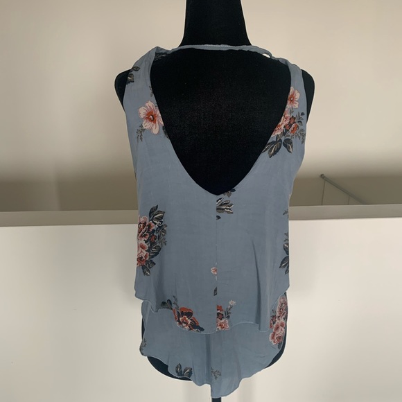 American Eagle Floral 2 layer tank - Picture 2 of 2
